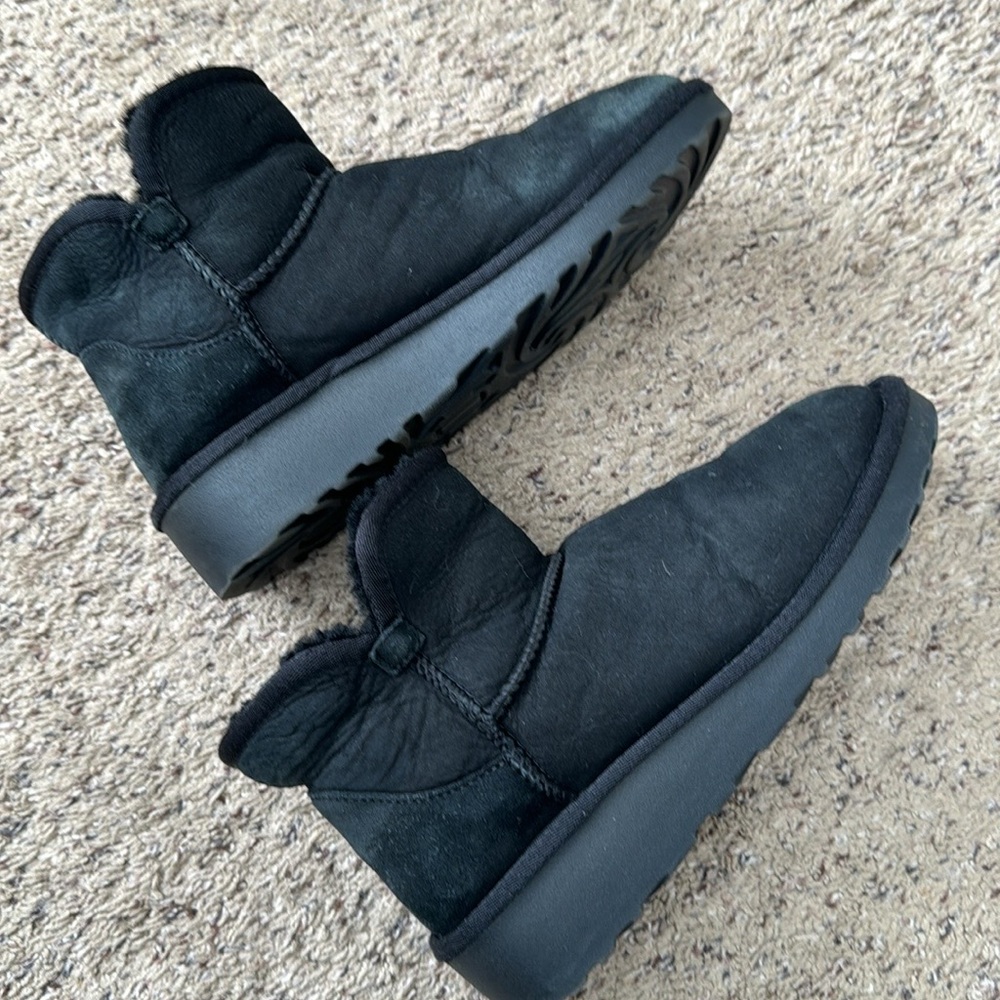 KIRKLAND Signature Women's Shearling Boot Size 8 - Picture 3 of 7